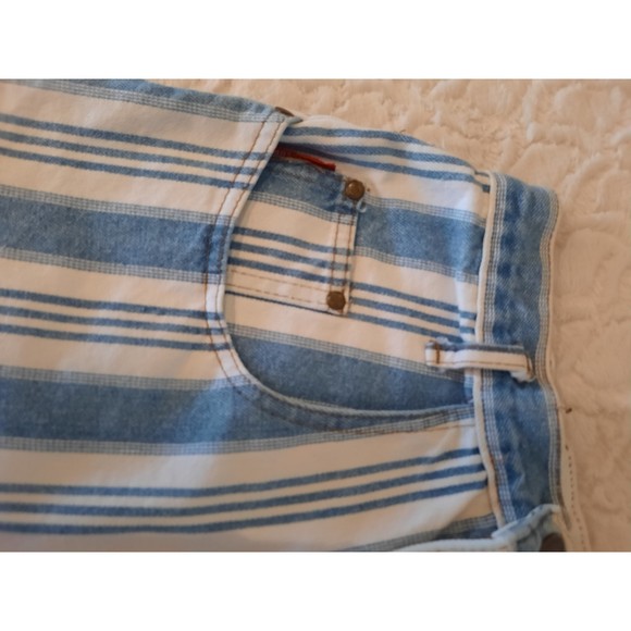 Vintage Made In The Shade Women's Shorts, Blue and White Stripes Size 5 - Picture 2 of 11